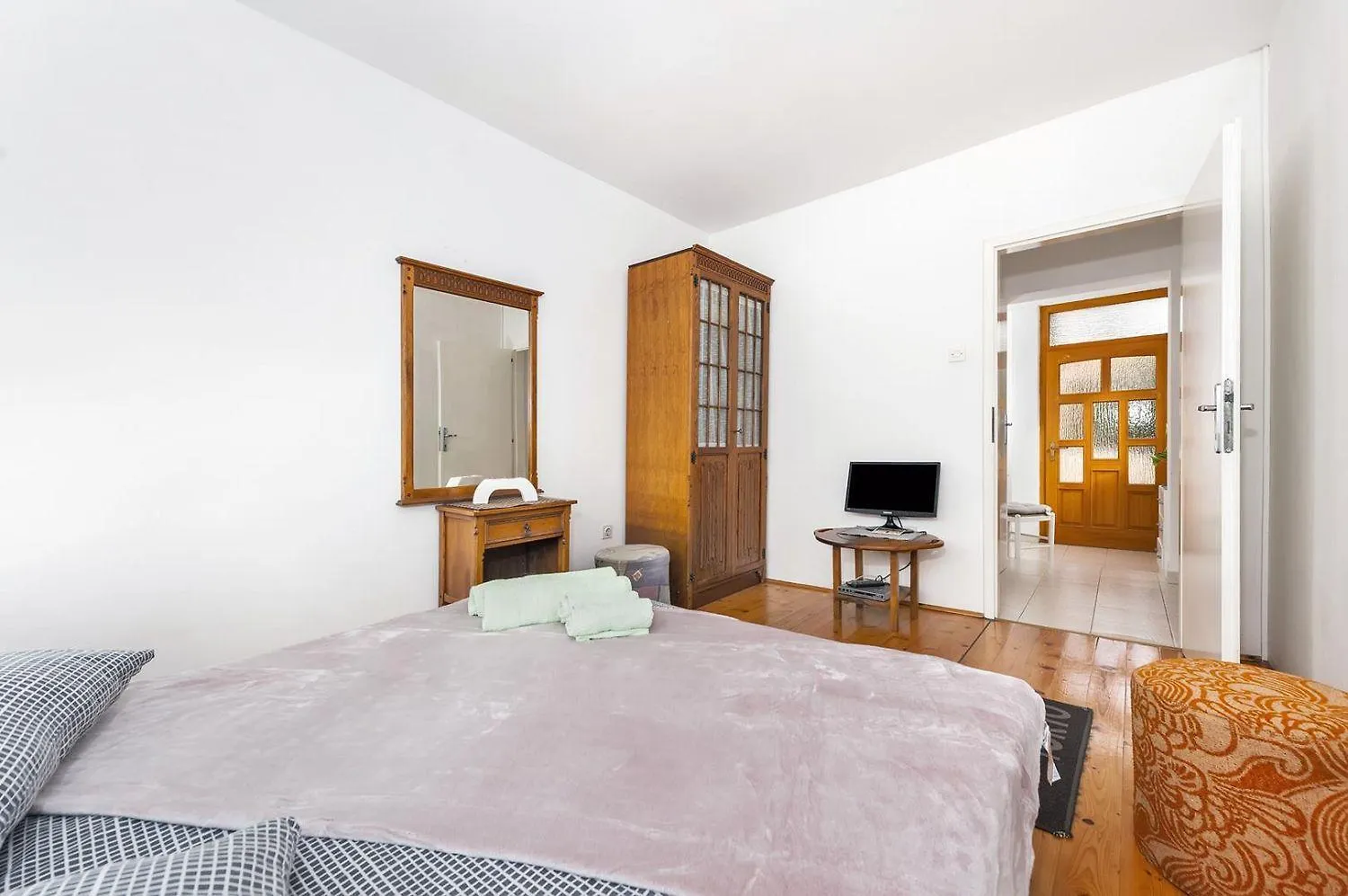 Beschauliches Studio-Apartment Mit Mediterranem Garten - 10 Minuten Zum Strand Rovinj