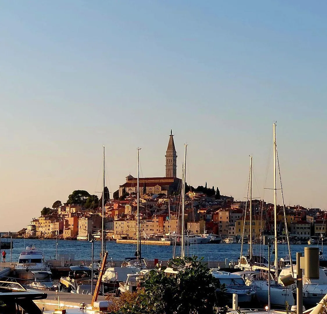 Beschauliches Studio-Apartment Mit Mediterranem Garten - 10 Minuten Zum Strand Rovinj Apartment